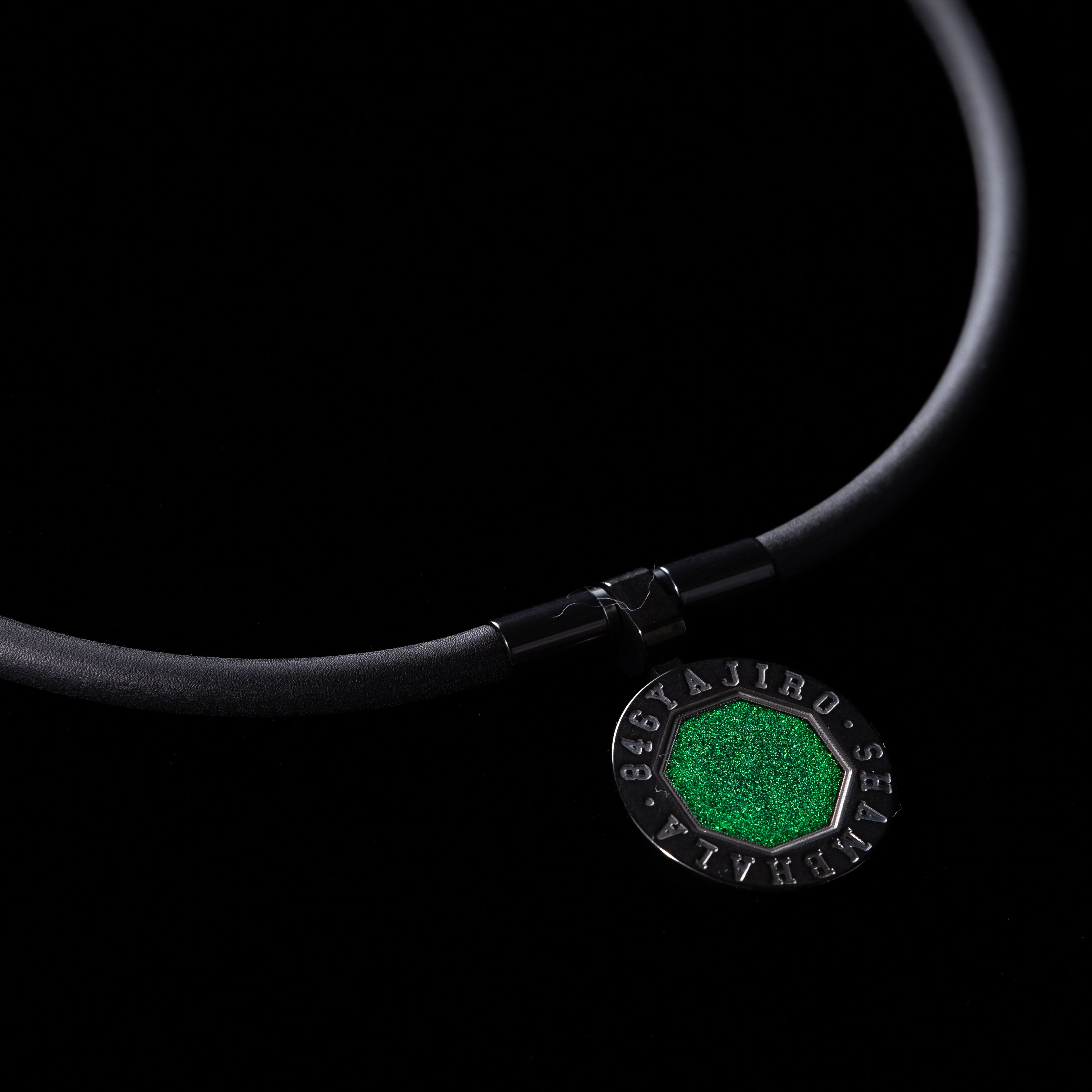 スポーツネックレス〕 NEW SHAMBHALA Necklace 【Emerald】 – 846YAJIROオンラインショップ